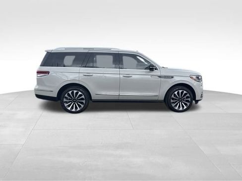 Certified 2024 Lincoln Navigator Reserve image 5