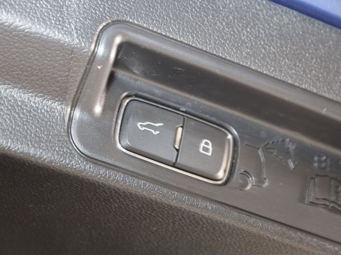 Used 2022 Ford Explorer XLT w/ Equipment Group 202A AWD/4WD image 51