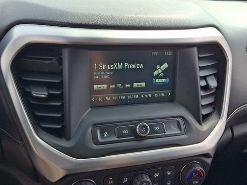 Used 2017 GMC Acadia SLE FWD image 19