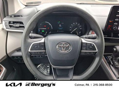 Used 2021 Toyota Sienna LE FWD image 20