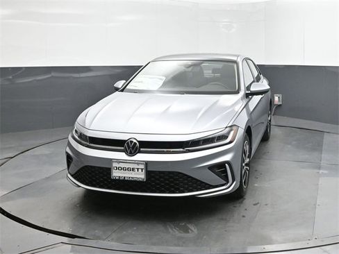 New 2025 Volkswagen Jetta SE image 30