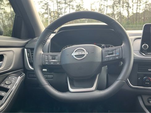 New 2025 Nissan Rogue SV image 12