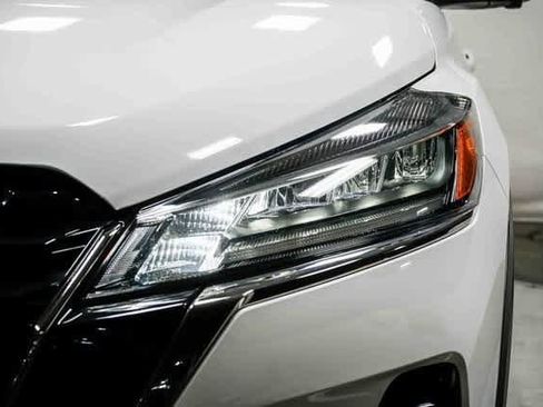 Used 2021 Nissan Kicks SR w/ SR Premium Package image 7