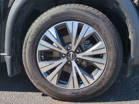 Used 2023 Nissan Rogue SV image 12