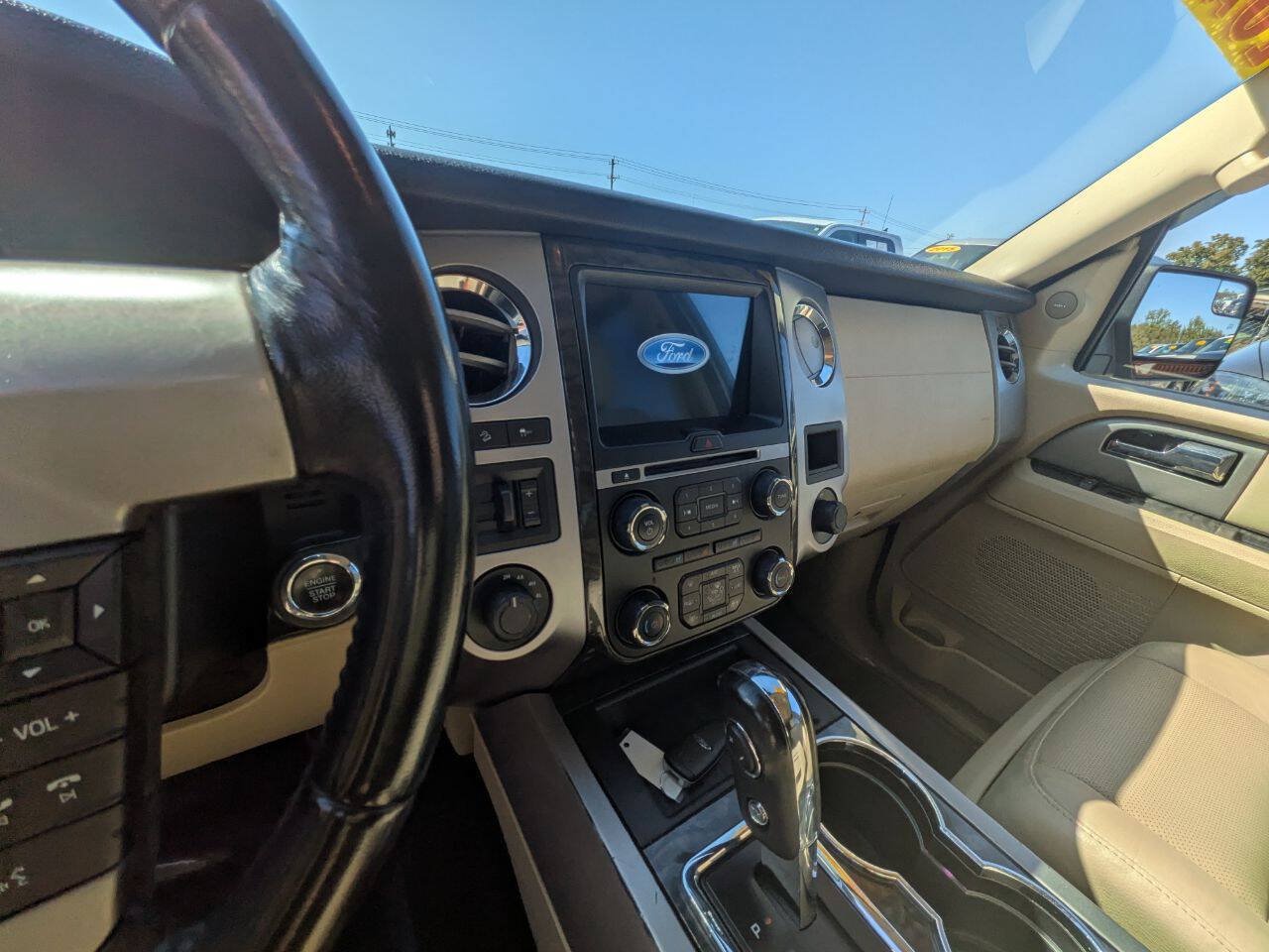 Used 2017 Ford Expedition Limited w/ Equipment Group 301A AWD/4WD image 14