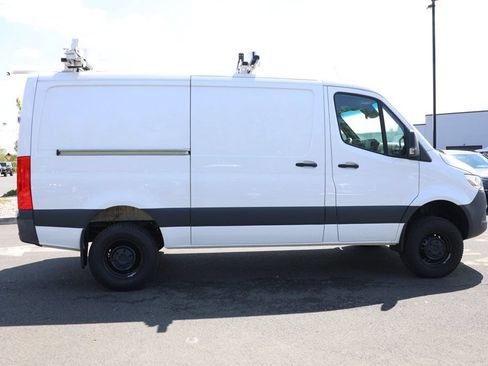 Used 2022 Mercedes-Benz Sprinter 2500 image 6
