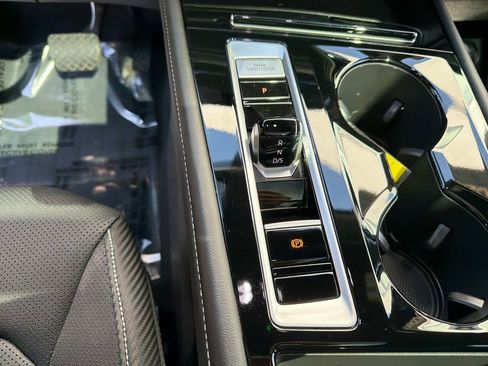 Certified 2024 Volkswagen Atlas Cross Sport SE w/ Panoramic Sunroof Package AWD/4WD image 27