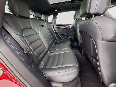 Certified 2025 Porsche Macan image 31