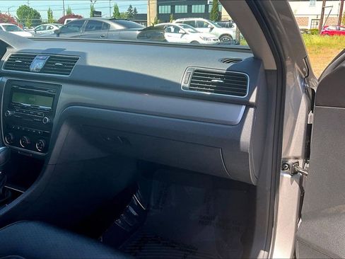 Used 2014 Volkswagen Passat 1.8T Wolfsburg Edition FWD image 19