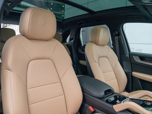 New 2026 Porsche Cayenne image 26
