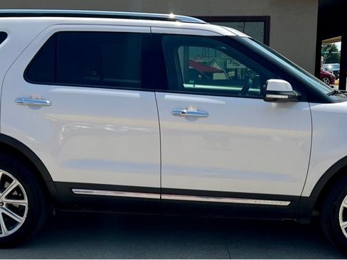 Used 2017 Ford Explorer Limited AWD/4WD image 8