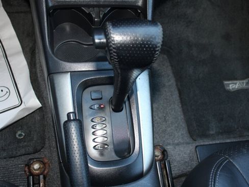 Used 2005 Toyota RAV4 4WD image 8