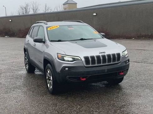 Used 2019 Jeep Cherokee Trailhawk w/ Cold Weather Group image 1