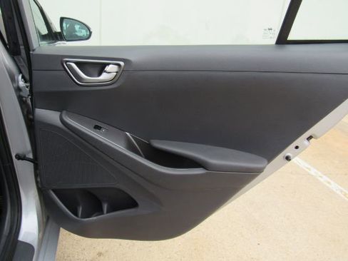 Used 2022 Hyundai Ioniq SE image 24