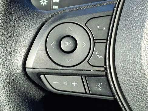 Used 2019 Toyota RAV4 LE AWD/4WD image 21
