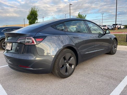 Used 2023 Tesla Model 3 Standard Range image 3