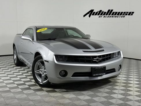 Used 2011 Chevrolet Camaro LT RWD image 1