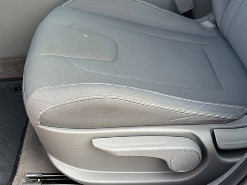 Used 2024 Hyundai Elantra SEL FWD image 21