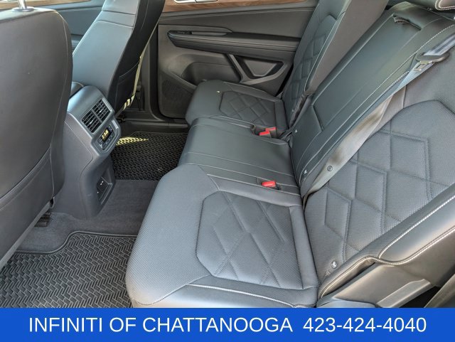 Used 2024 Volkswagen Atlas SE w/ Black Wheel Package FWD image 21
