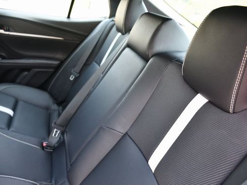 Used 2025 Toyota Camry SE image 10