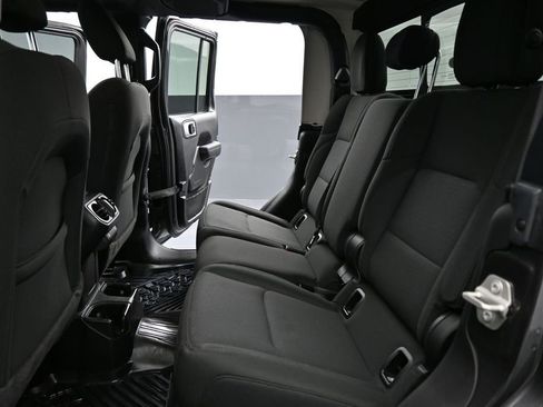 Used 2023 Jeep Gladiator Sport AWD/4WD image 14