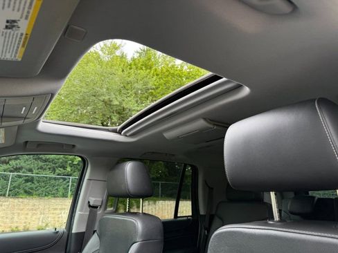 Used 2018 GMC Yukon SLT w/ Open Road Package image 9
