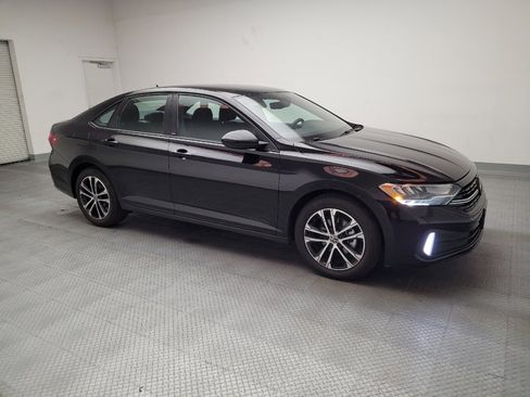 Used 2024 Volkswagen Jetta Sport image 11