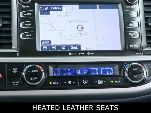 Used 2017 Toyota Highlander XLE FWD image 20