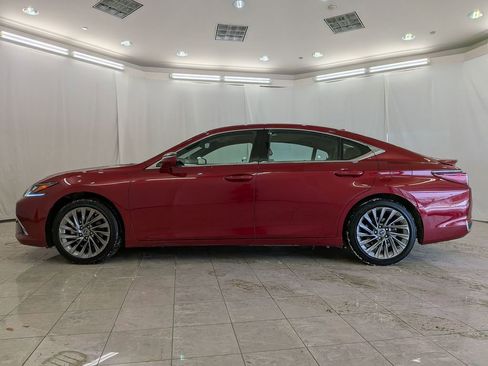 Certified 2024 Lexus ES 300h Ultra Luxury w/ Accessory Package (Z2) image 5