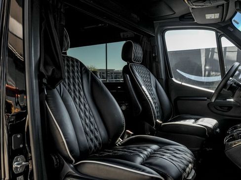 Used 2022 Mercedes-Benz Sprinter 3500 image 23