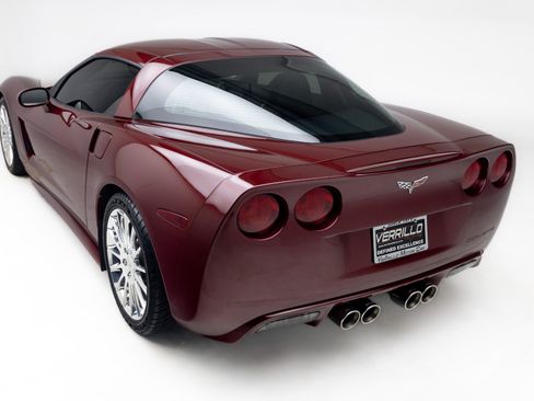Used 2007 Chevrolet Corvette Coupe w/ Preferred Equipment Group RWD image 30