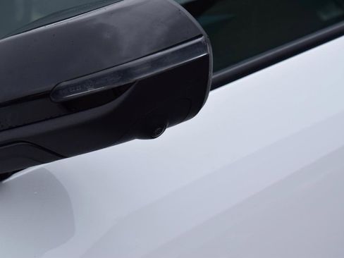 Used 2025 GMC Acadia Elevation w/ Elevation Premium Package image 17