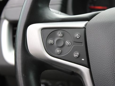 Used 2024 GMC Terrain SLT image 32