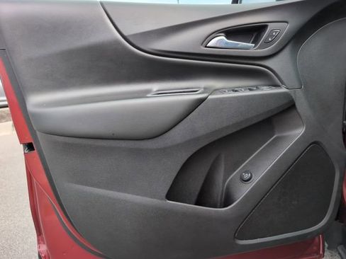 Used 2021 Chevrolet Equinox LT image 15