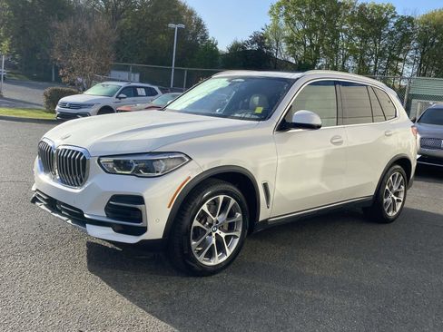 Used 2022 BMW X5 sDrive40i w/ Executive Package RWD image 3