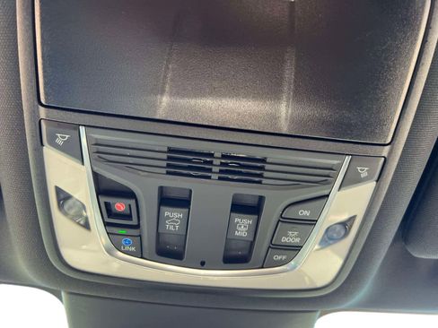 Used 2022 Acura MDX A-Spec image 35