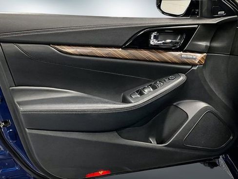 Used 2017 Nissan Maxima Platinum FWD image 19