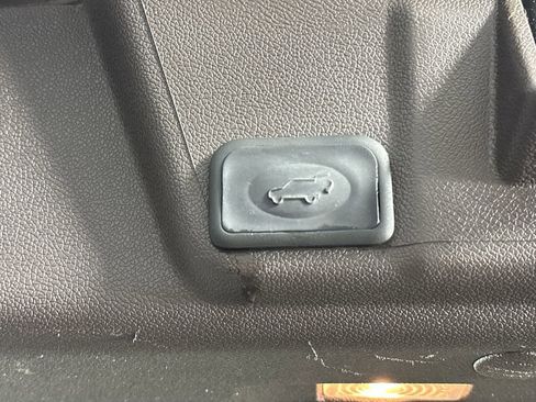 Used 2017 Buick Enclave Leather FWD image 27