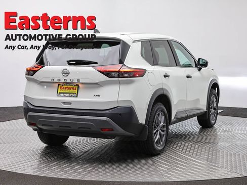 Used 2023 Nissan Rogue S AWD/4WD image 5