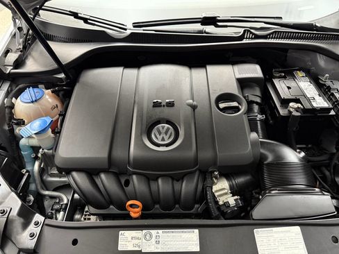 Used 2012 Volkswagen Golf 2-Door image 23