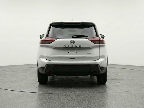 Used 2025 Nissan Rogue SV AWD/4WD image 7