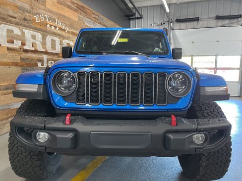 Used 2025 Jeep Wrangler Unlimited Rubicon AWD/4WD image 13