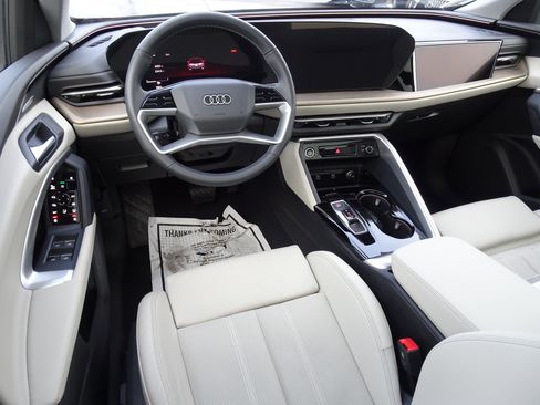 Certified 2025 Audi Q5 Prestige AWD/4WD image 11