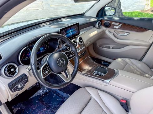 Used 2022 Mercedes-Benz GLC 300 4MATIC image 4