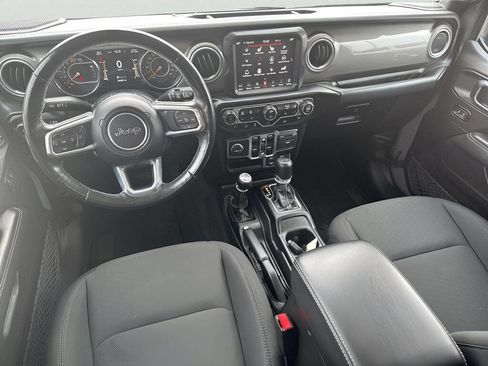 Used 2023 Jeep Wrangler Unlimited Sahara w/ Cold Weather Group AWD/4WD image 13
