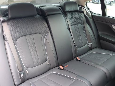 Used 2018 BMW 750i image 39