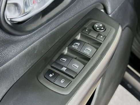 Used 2022 Jeep Cherokee Latitude Lux w/ Sun & Sound Group image 29