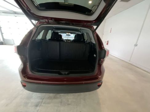 Used 2016 Toyota Highlander Limited AWD/4WD image 25
