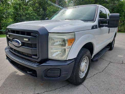 Used 2015 Ford F250 XL RWD image 3