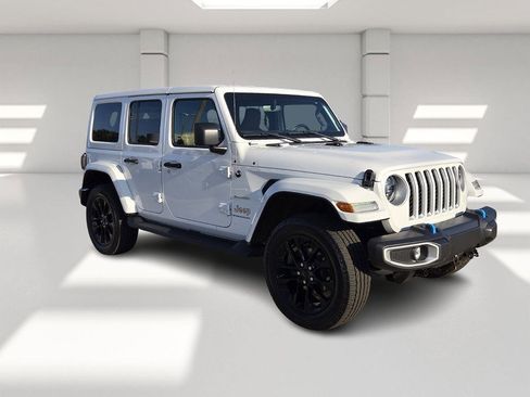 Used 2023 Jeep Wrangler Unlimited Sahara w/ Cold Weather Group image 7